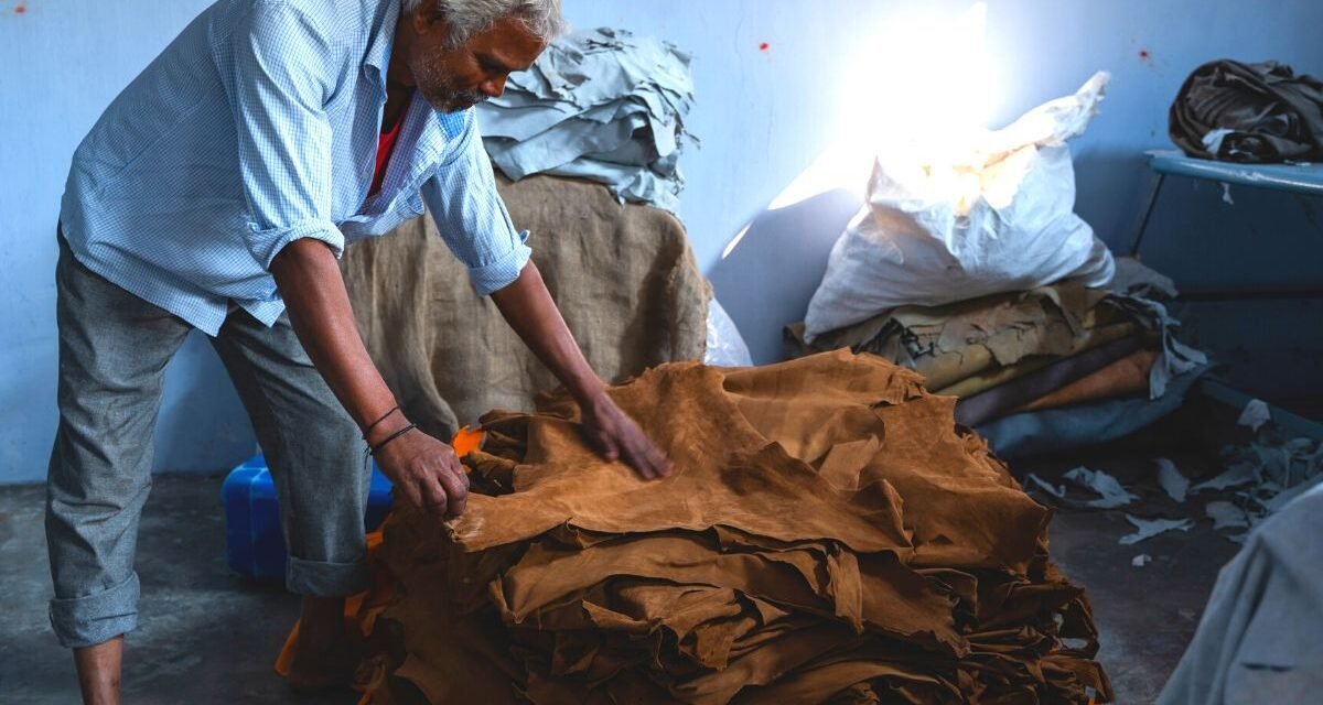 How does Panapakkam’s leather industry contribute to Tamil Nadu’s economy?