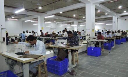 What are the export contributions of Panapakkam’s leather industry?
