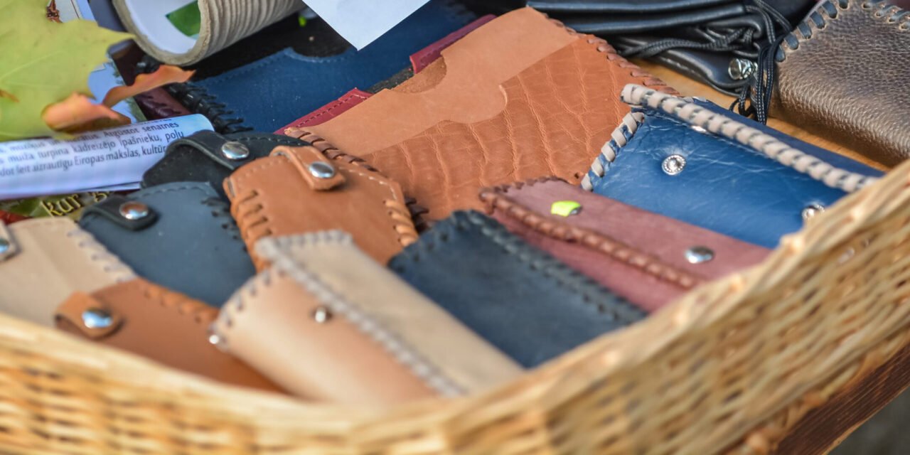 Who are the major clients of Panapakkam’s leather products?
