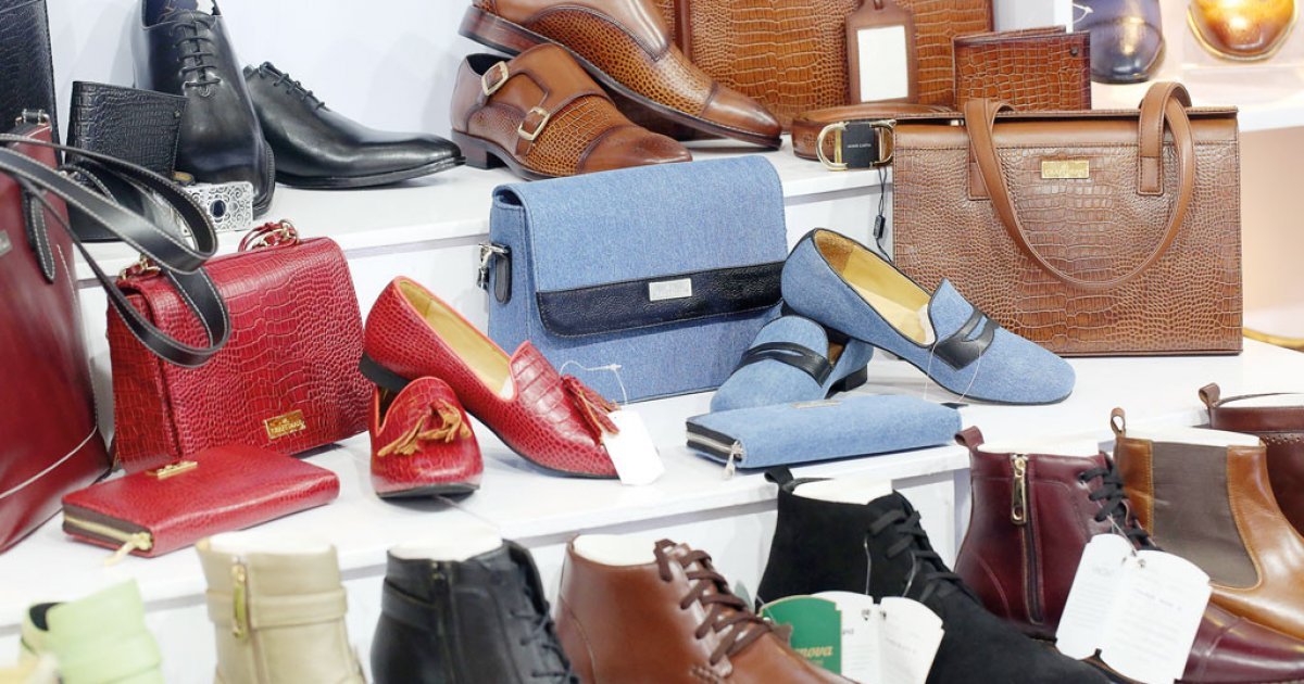  What challenges do Panapakkam’s leather exporters face in international markets?