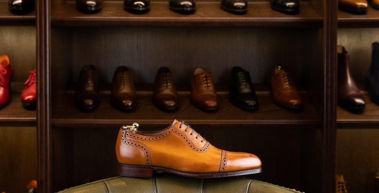 How do manufacturers ensure comfort in leather footwear?