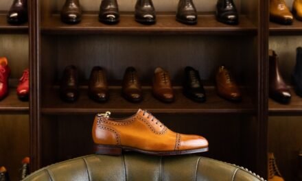 How do manufacturers ensure comfort in leather footwear?