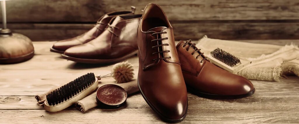 What are the common applications of synthetic leather besides footwear?