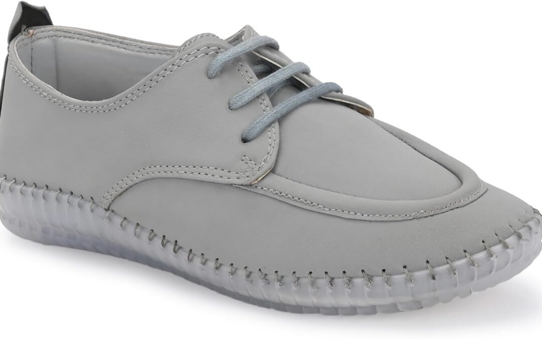 How is lightweight and flexible leather being used for women’s footwear?