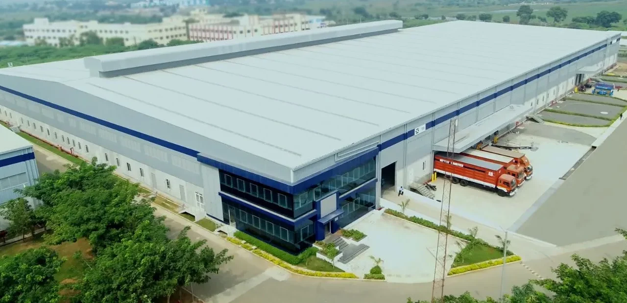 What common facilities are available within the MLFAC Industrial Park?