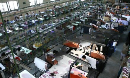 What initiatives promote entrepreneurship within Panapakkam’s leather industry?