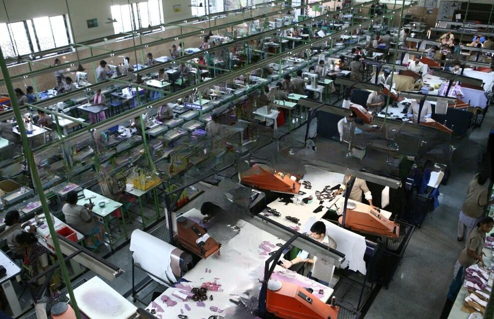 What initiatives promote entrepreneurship within Panapakkam’s leather industry?