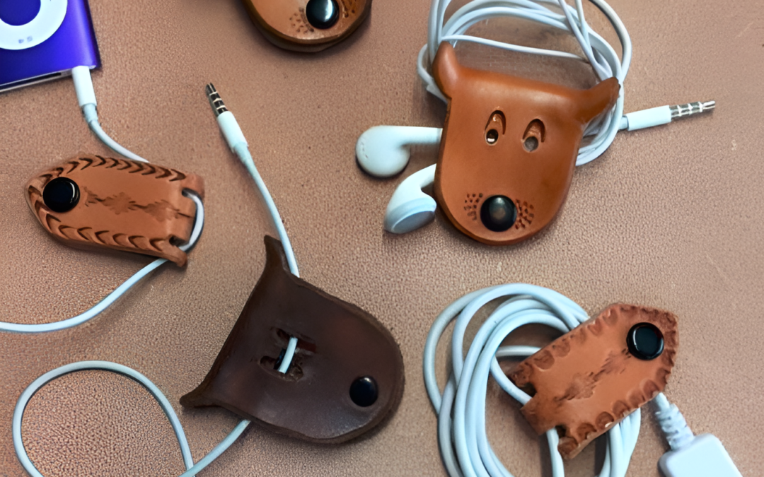 How are leather scraps used to create smaller animal accessories?